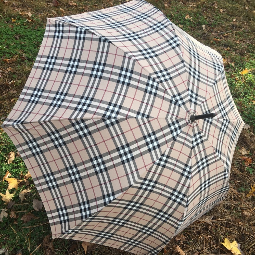 Walking Burberry umbrella
